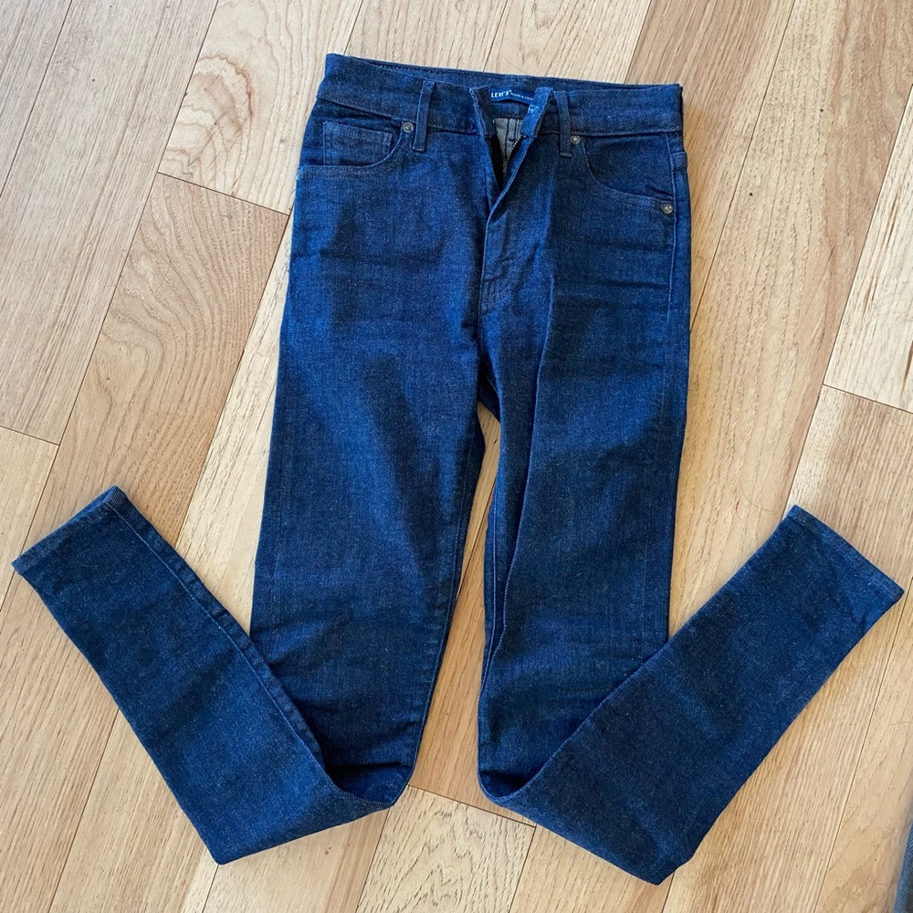 High rise Levi’s jeans